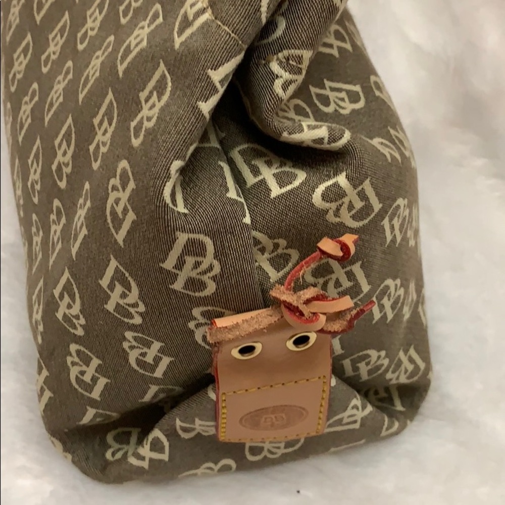 Dooney & Bourke Large Tapered Tassel Bag - Picture 3 of 6